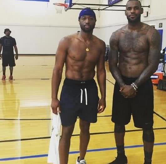 样的双巨头 样的双巨头