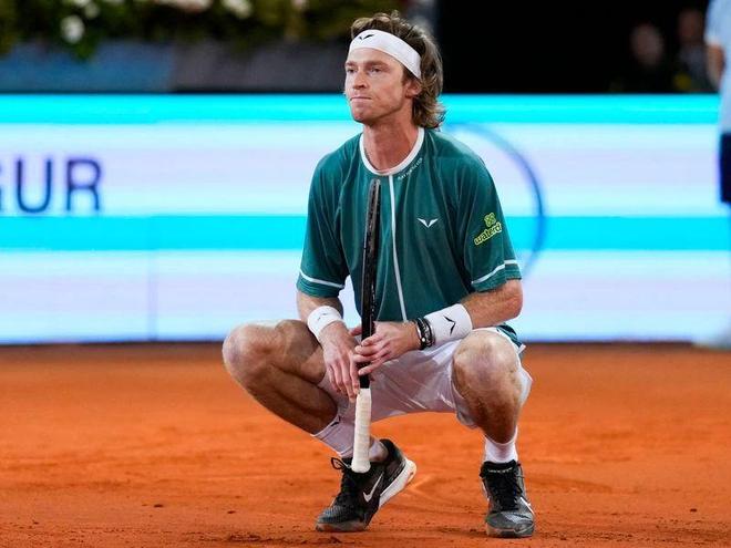 下课是咎由 下课是咎由