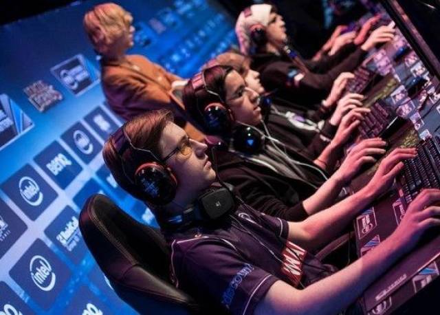 往往在季后 往往在季后